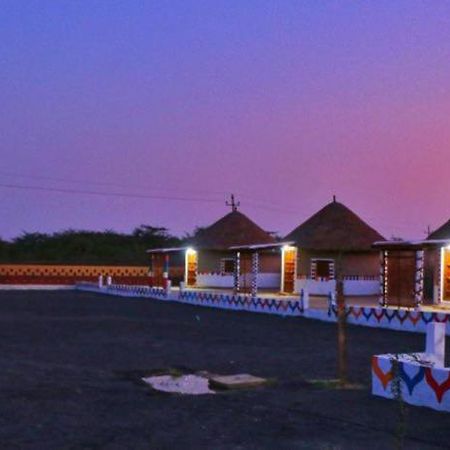 Banni Village Resort - Rann Of Kutch Bherandiala Экстерьер фото