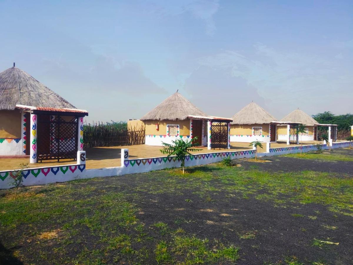 Banni Village Resort - Rann Of Kutch Bherandiala Экстерьер фото