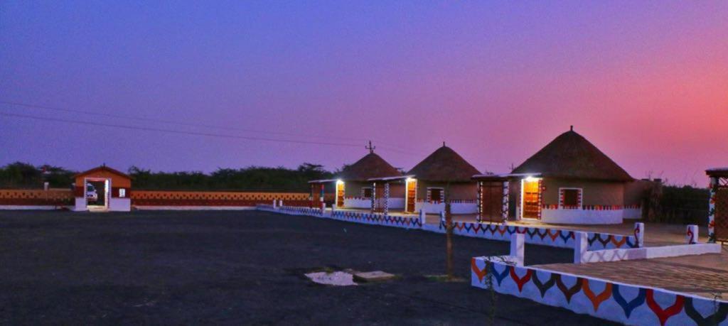 Banni Village Resort - Rann Of Kutch Bherandiala Экстерьер фото
